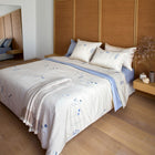 Housse de couette Azuremis avec des fleurs stylisées de Hugo Boss