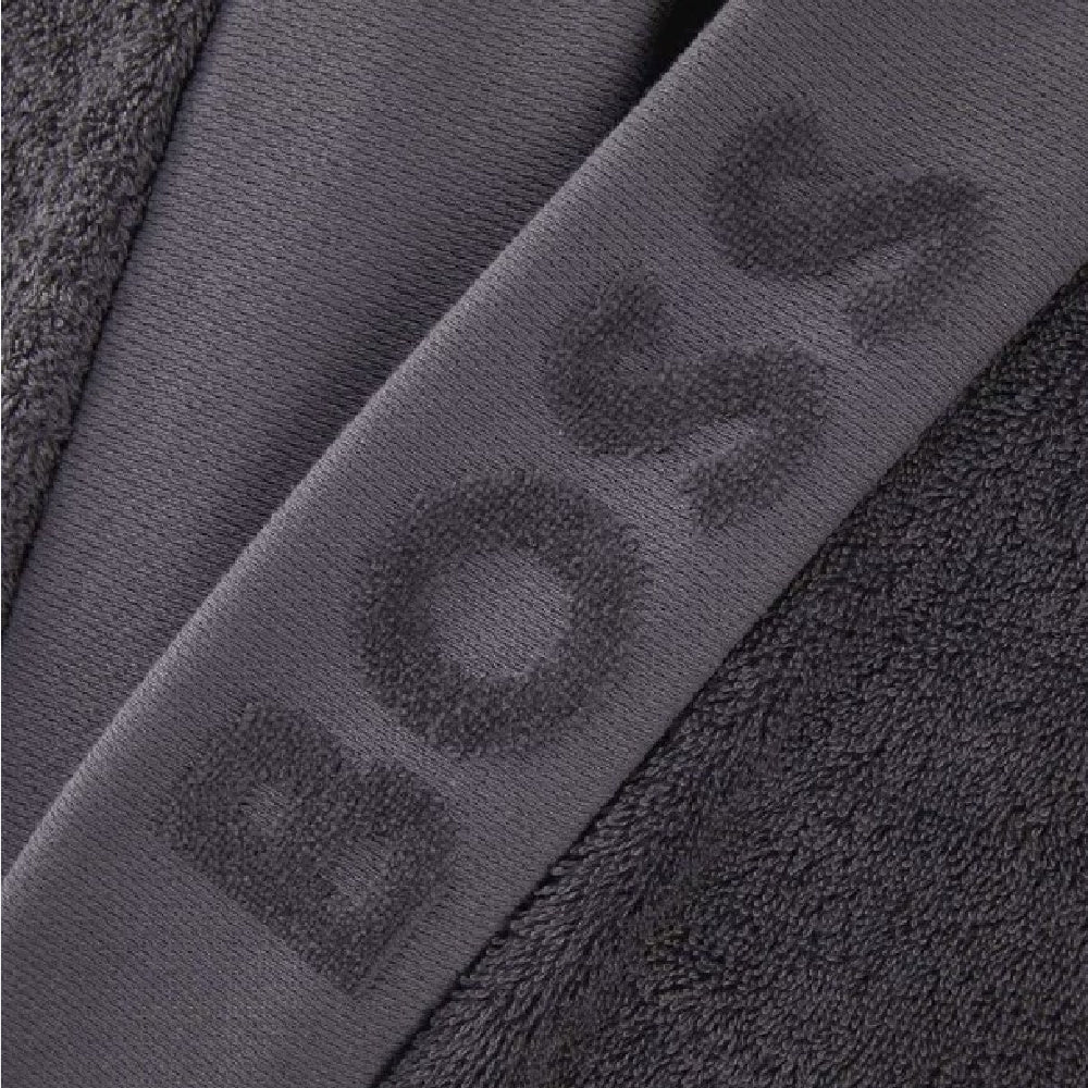 detail van badjas Plain Graphite van Hugo Boss - détail du peignoir de bain Plain Graphite de Hugo Boss - detail of bathrobe Plain Graphite from Hugo Boss
