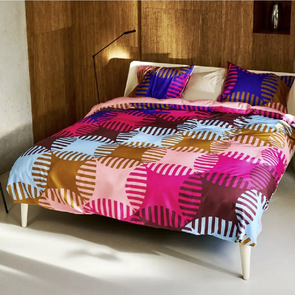 Dekbedovertrek Bright Kaleidoscope van Auping met overlappende cirkels