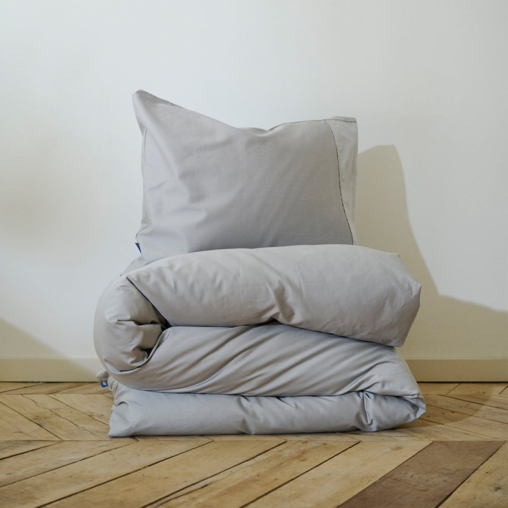 Auping dekbedovertrek Brilliant Grey in lichtgrijze kleur