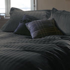 Dekbedovertrek Shine Black van Beddinghouse met uitstraling van een hotel