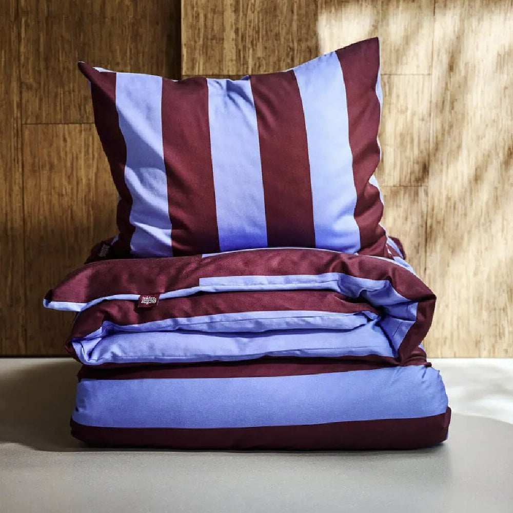Dekbedovertrek Burgundy Blue van Auping met strak lijnenspel