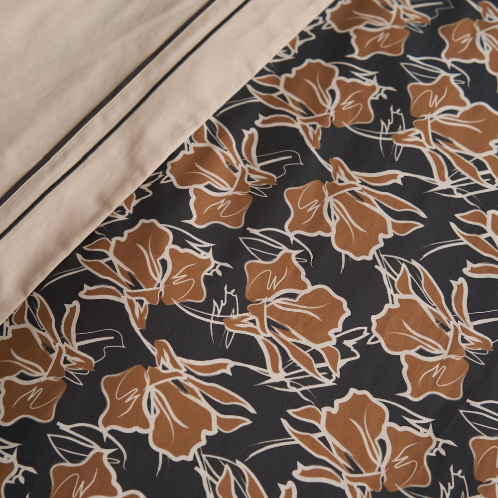 Dekbedovertrek Delphine van Nomo met floraal dessin