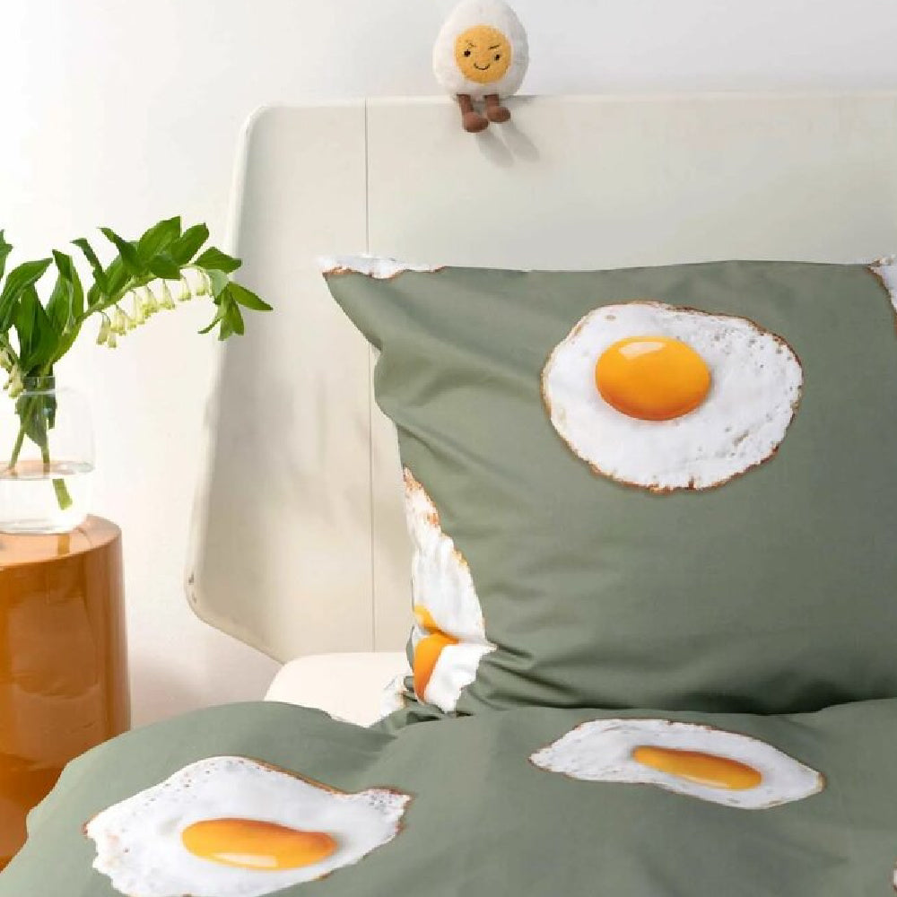 Dekbedovertrek met eitjes op groene achtergrond van Snurk