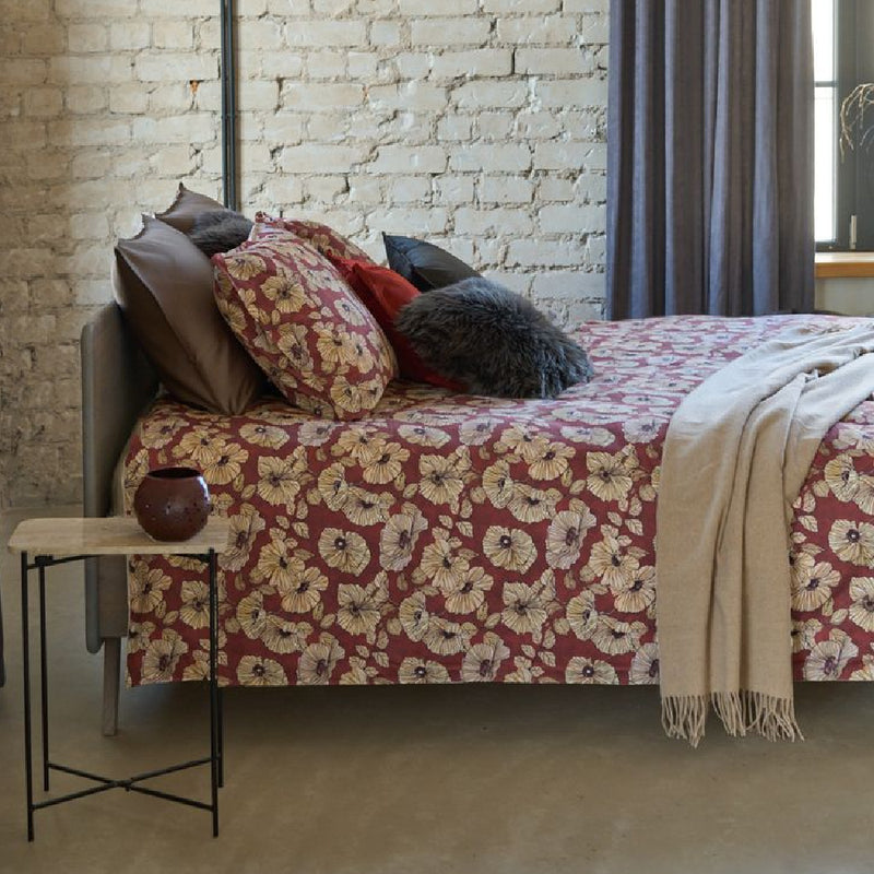 Dekbedovertrek Emberlyn van Nomo met diepe portotinten