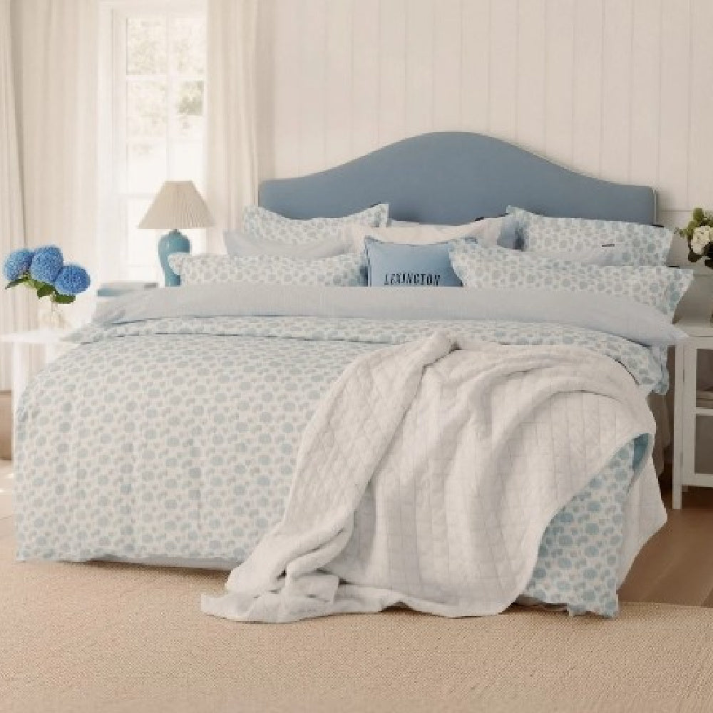 Fleurig dekbedovertrek Floral Printed Blue/White van Lexington