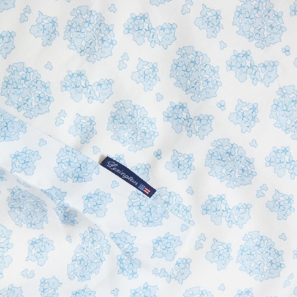 Detail van dekbedovertrek Floral Printed Blue/White van Lexington