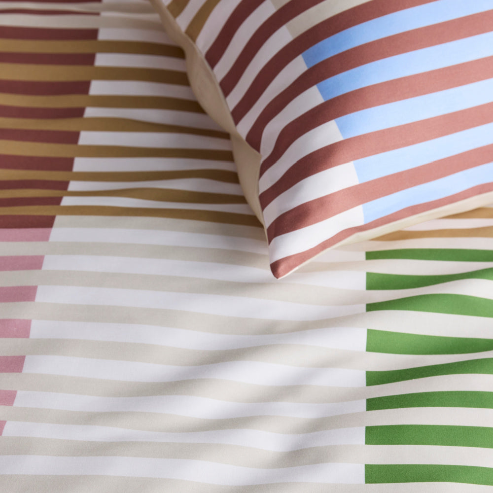 Detail van dekbedovertrek Ginza Multi van Dutch Design