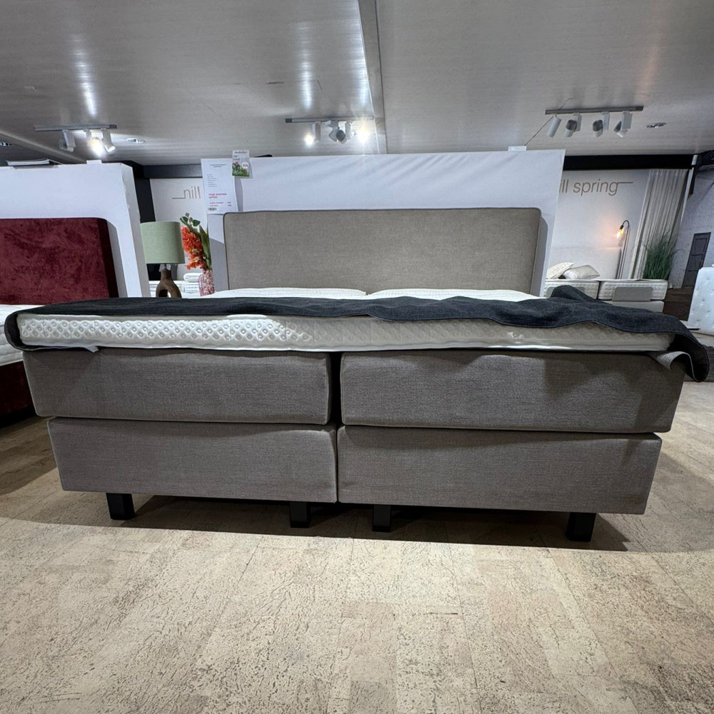 Verstelbare Promo Boxspring Express toonzaalmodel van Pullman