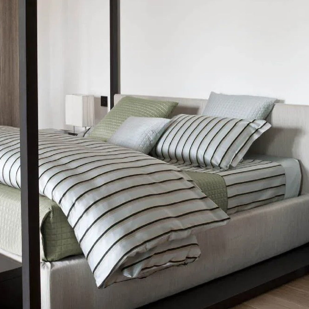 Dekbedovertrek Magnolia Striped Silver Sage met tijdloze strepen