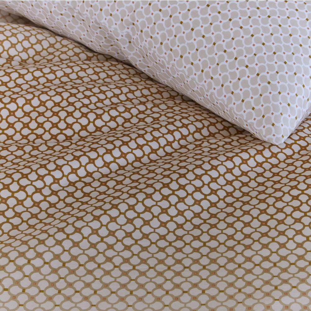 Detail van dekbedovertrek Nadine Sand  van Beddinghouse