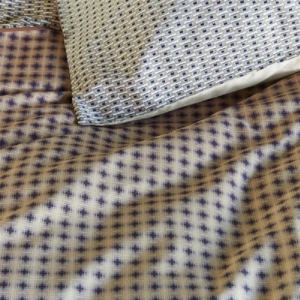 Detail van dekbedovertrek Nobel Sand van Dutch Design