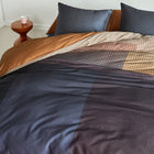 Dekbedovertrek Oxford Street Blue van Dutch Design met strak lijnenspel