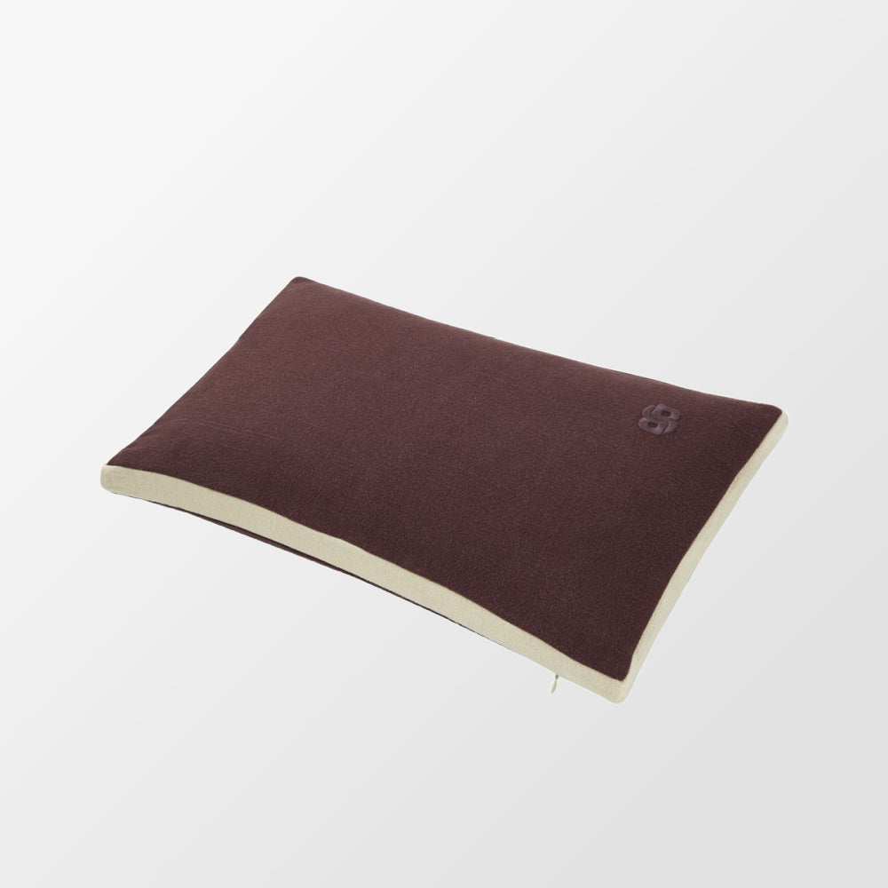 Coussin décoratif avec bordure contrastée de Hugo Boss