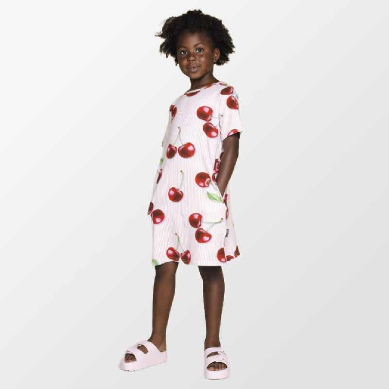 Chemise de nuit avec des cerises