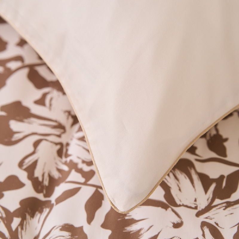 Dekbedovertrek Solene van Nomo met mooie bies