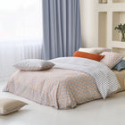 Dekbedovertrek Vera-Lynn Deepblue met een zacht bloemenmotief