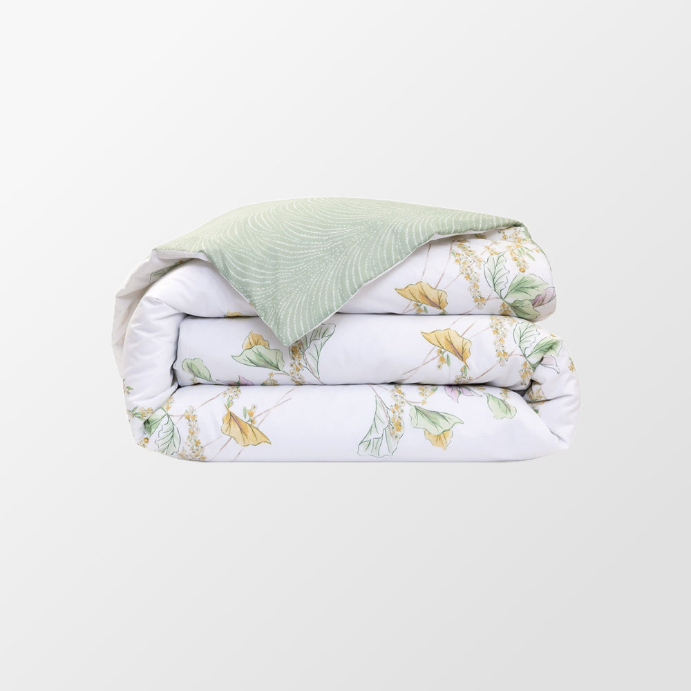 Detail van dekbedovertrek van Yves Delorme in katoen batist